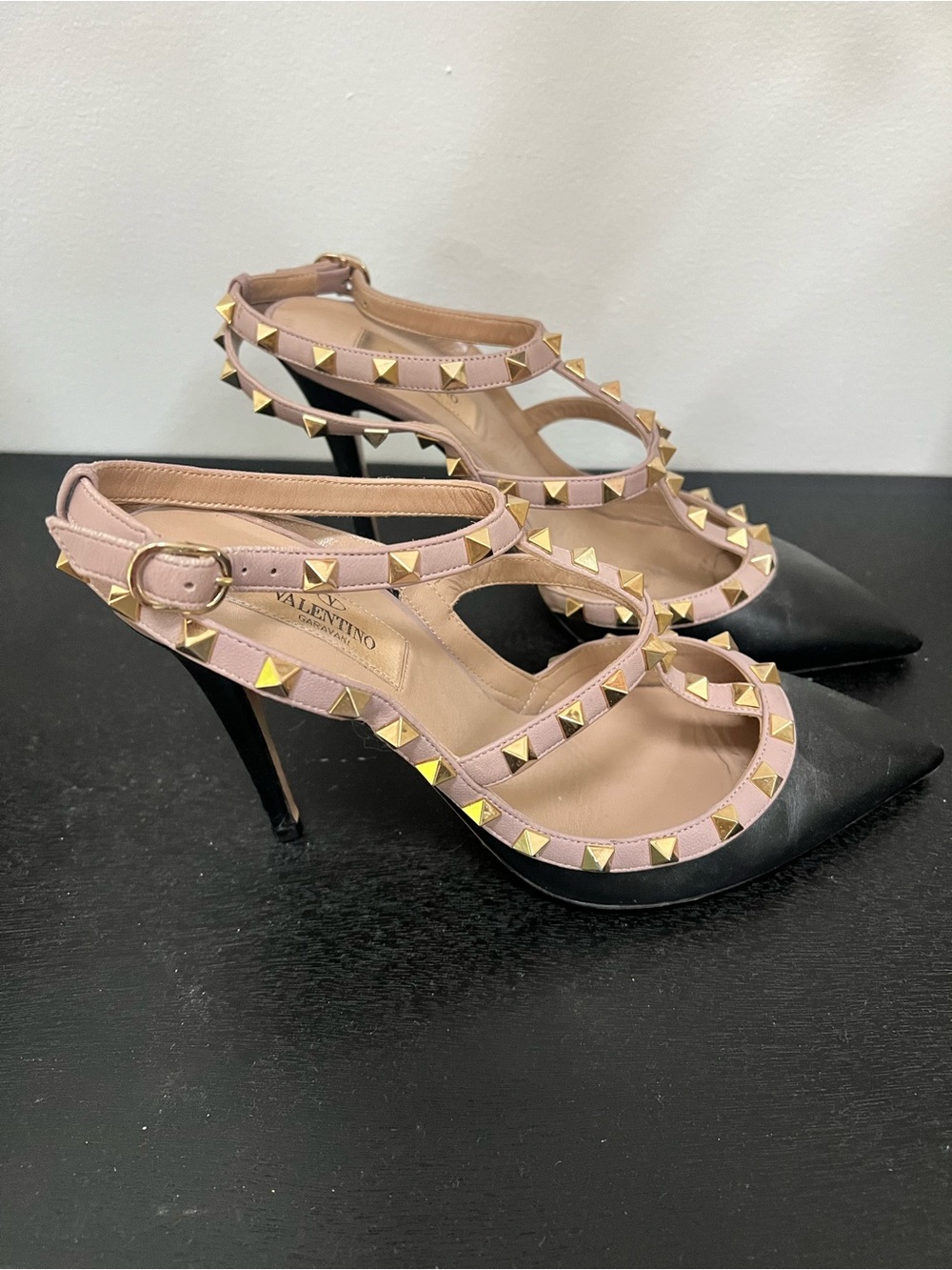 Valentino Rockstud Pointed-Toe Heels in Black and Pale Pink - Picture 2 of 7